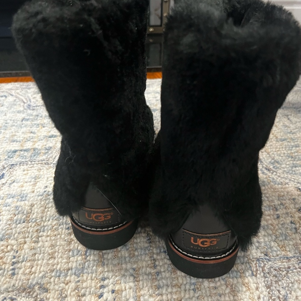 NEW UGG boots size 7